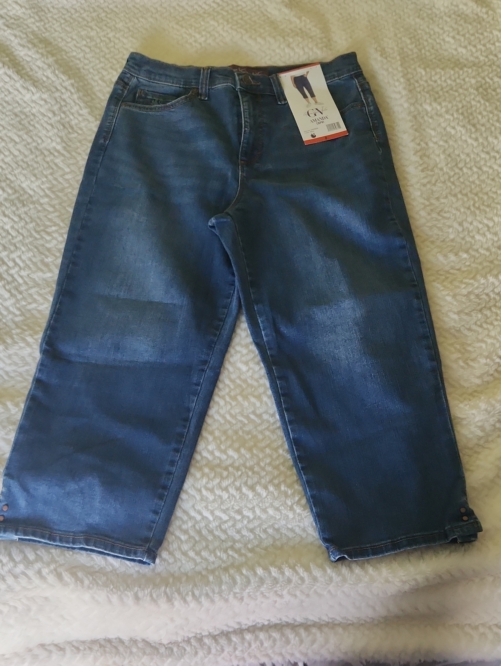 NWT Gloria Vanderbilt Women's Dark Blue Amanda Capris Size 8